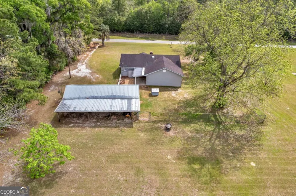 5837 Youmans Chapel RD Blackshear, GA 31516