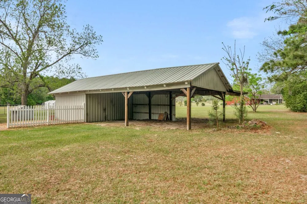 5837 Youmans Chapel RD Blackshear, GA 31516