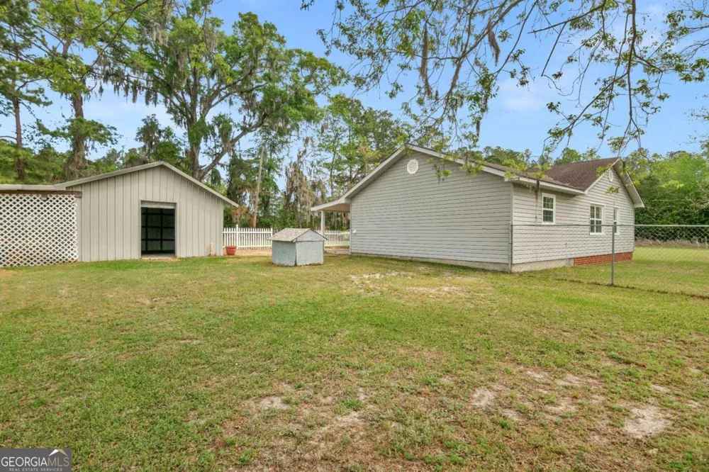 5837 Youmans Chapel RD Blackshear, GA 31516
