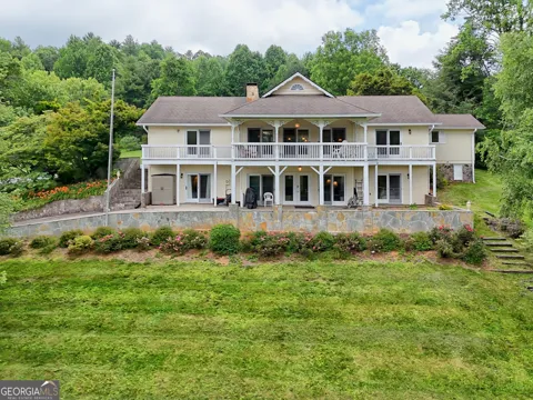 70 Fairway LN