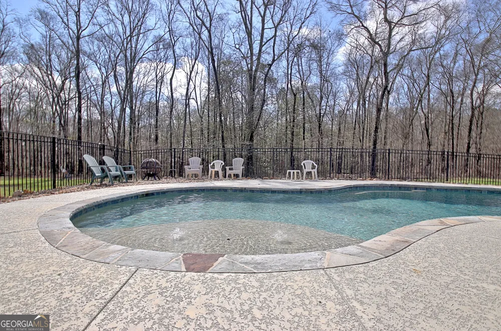967 Tope RD Sharpsburg, GA 30277