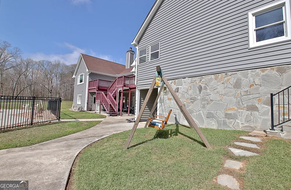 967 Tope RD Sharpsburg, GA 30277