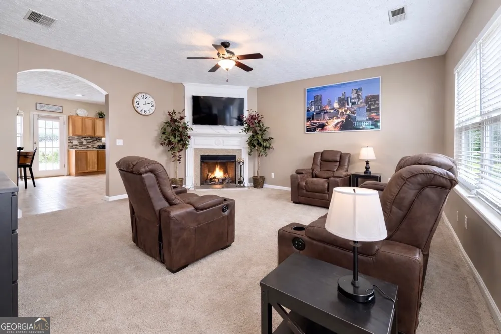 6198 Shoals LOOP Union City, GA 30291