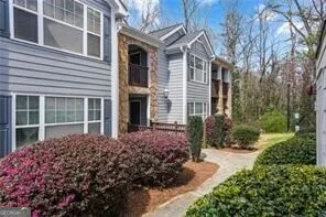 708 Madison LN SE