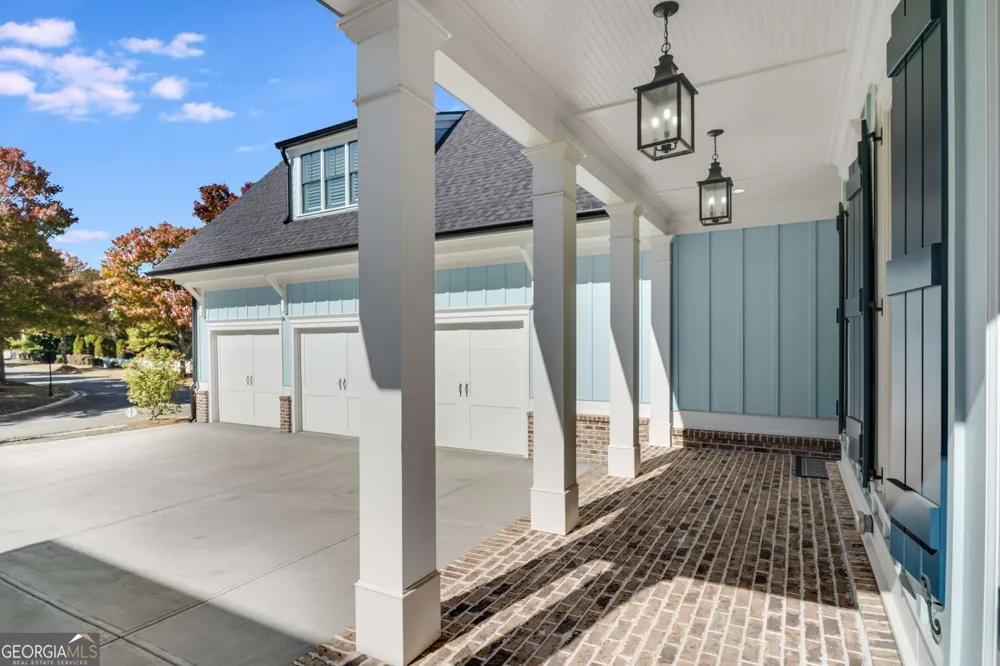 2030 Greenleffe DR Statham, GA 30666