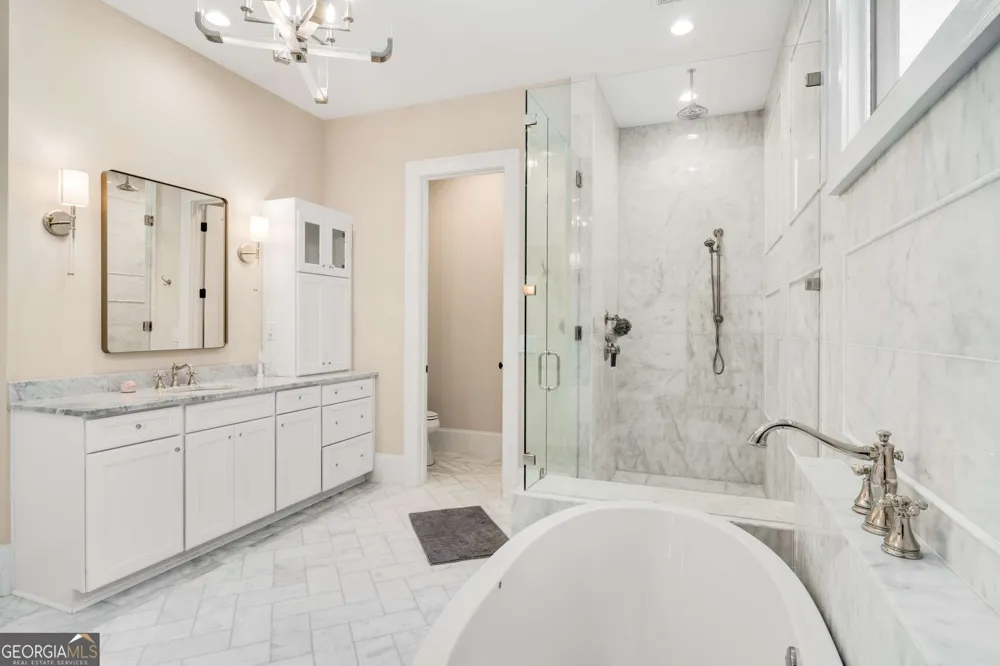2030 Greenleffe DR Statham, GA 30666