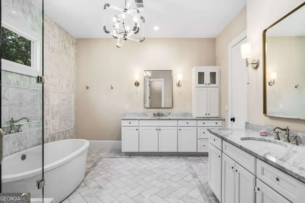2030 Greenleffe DR Statham, GA 30666