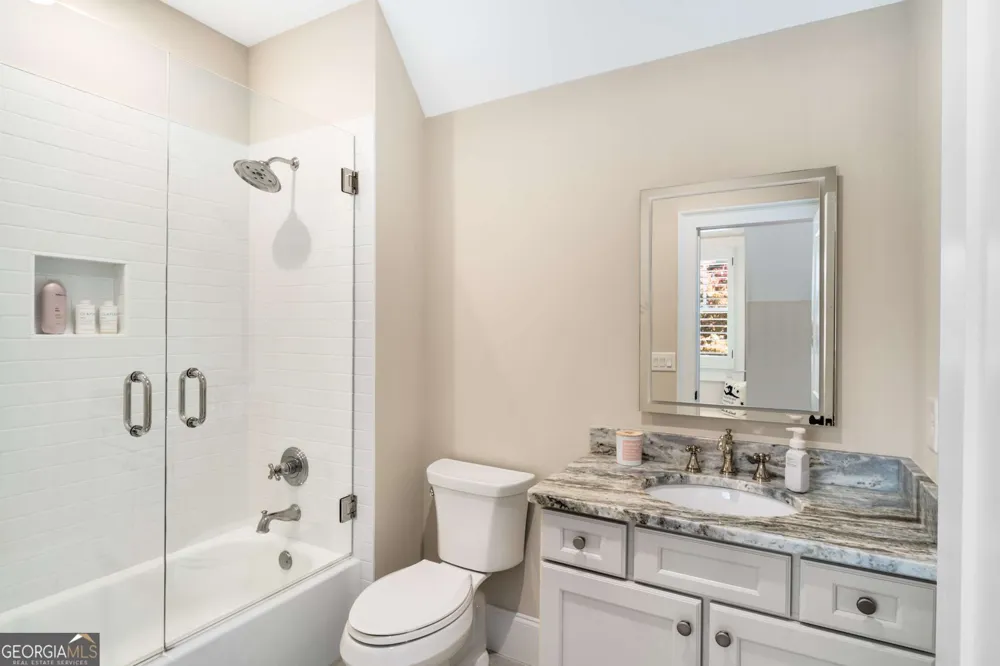 2030 Greenleffe DR Statham, GA 30666