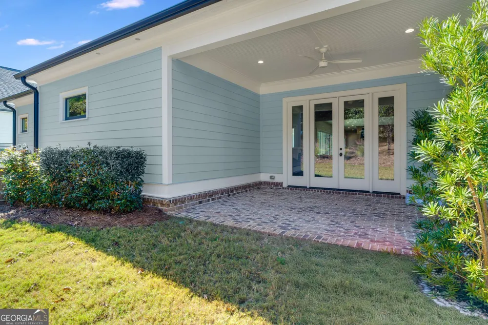 2030 Greenleffe DR Statham, GA 30666