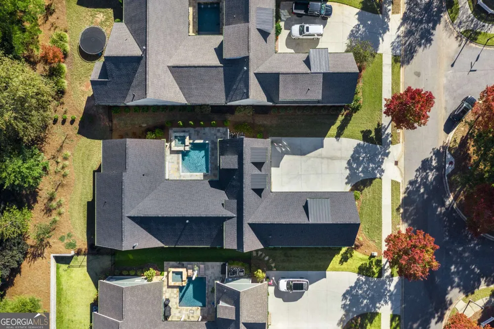 2030 Greenleffe DR Statham, GA 30666
