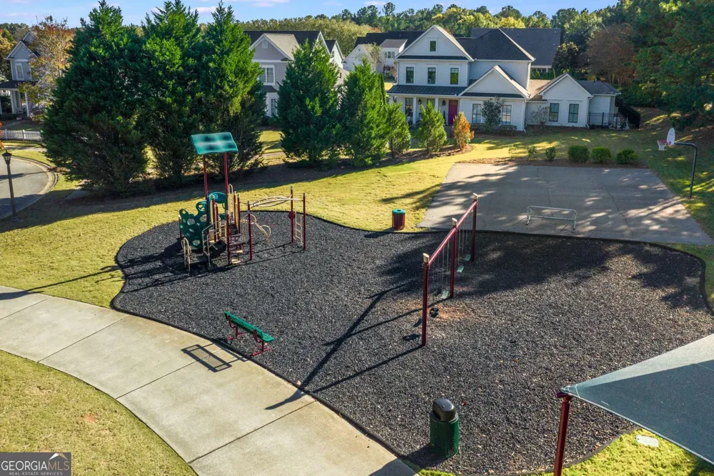 2030 Greenleffe DR Statham, GA 30666