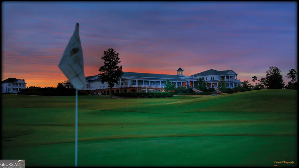 2030 Greenleffe DR Statham, GA 30666