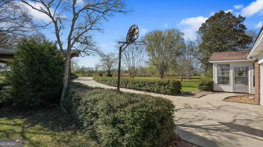 1535 Clifford Jones Screven, GA 31560