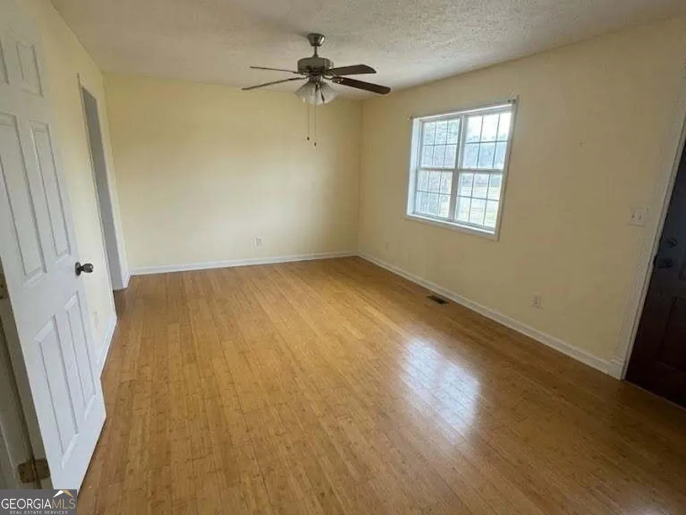 6052 Pinecreek RD Forest Park, GA 30297
