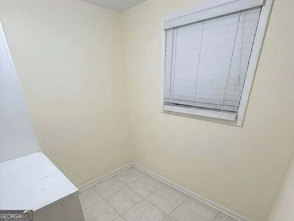 6052 Pinecreek RD Forest Park, GA 30297