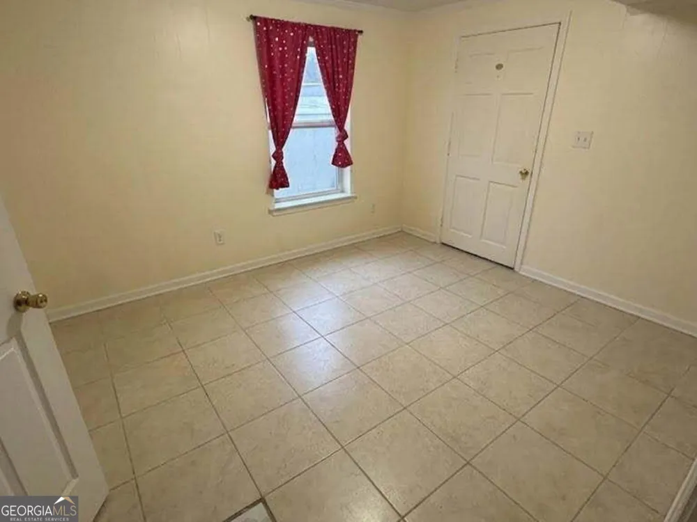 6052 Pinecreek RD Forest Park, GA 30297