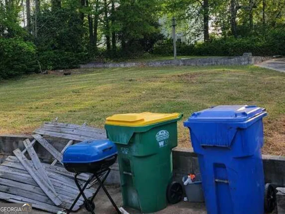 6052 Pinecreek RD Forest Park, GA 30297