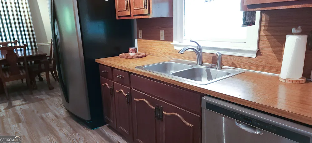 6404 Cartledge RD Box Springs, GA 31801