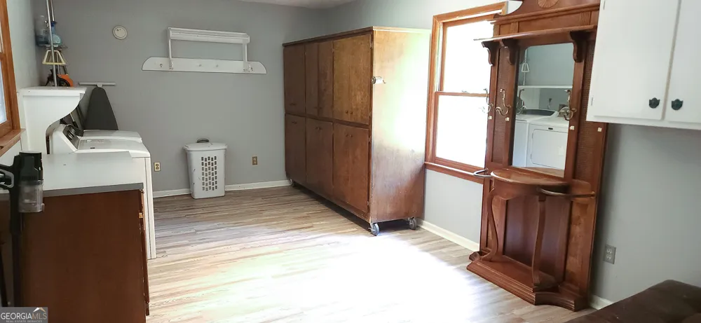 6404 Cartledge RD Box Springs, GA 31801