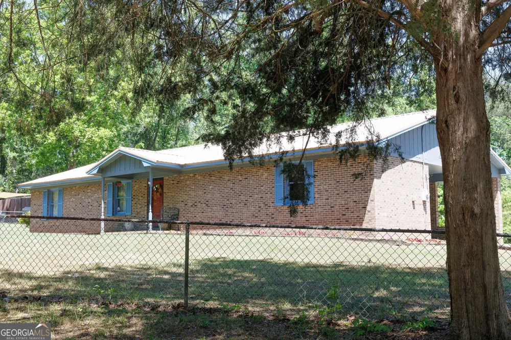 6404 Cartledge RD Box Springs, GA 31801