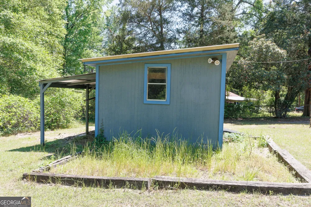 6404 Cartledge RD Box Springs, GA 31801