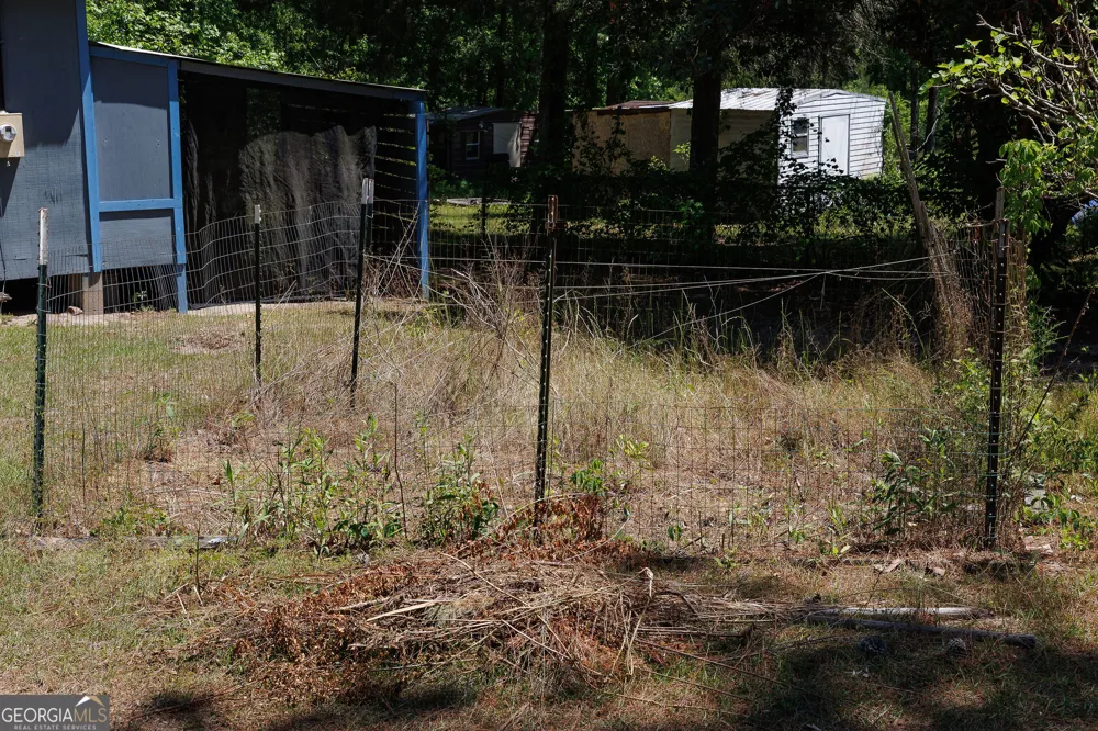 6404 Cartledge RD Box Springs, GA 31801