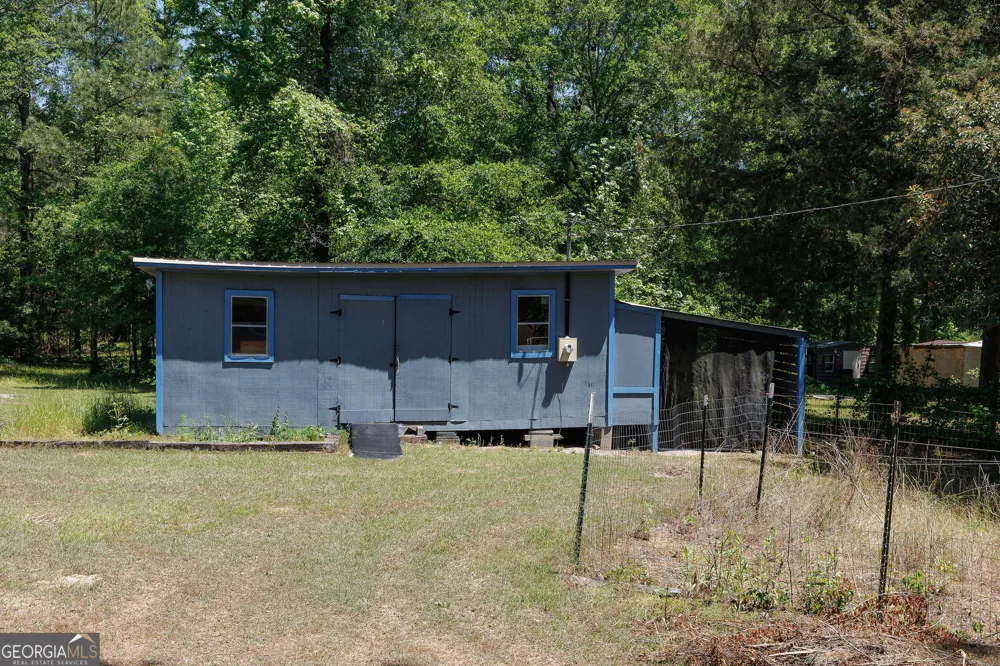 6404 Cartledge RD Box Springs, GA 31801