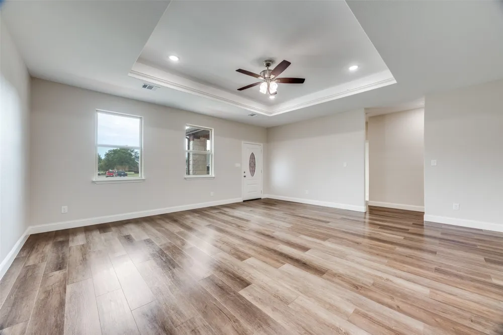 1704 Kings Lane Commerce, TX 75428