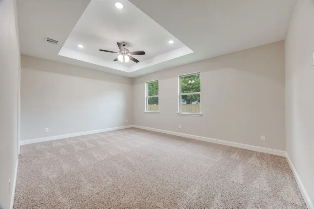 1704 Kings Lane Commerce, TX 75428