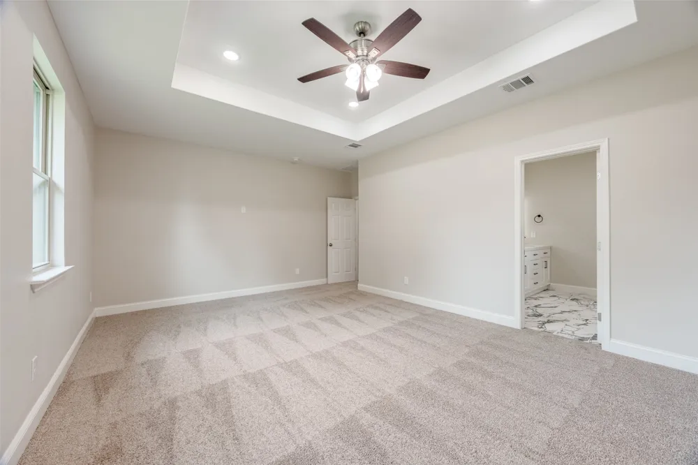 1704 Kings Lane Commerce, TX 75428