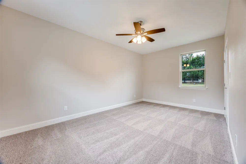 1704 Kings Lane Commerce, TX 75428