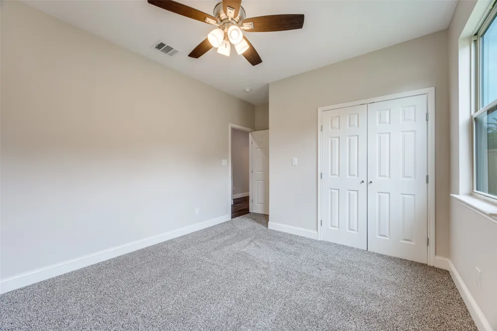 1704 Kings Lane Commerce, TX 75428