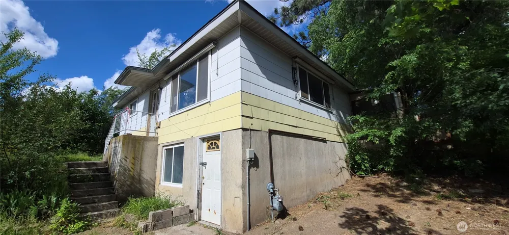 611 S Farr Rd Spokane, WA 99206