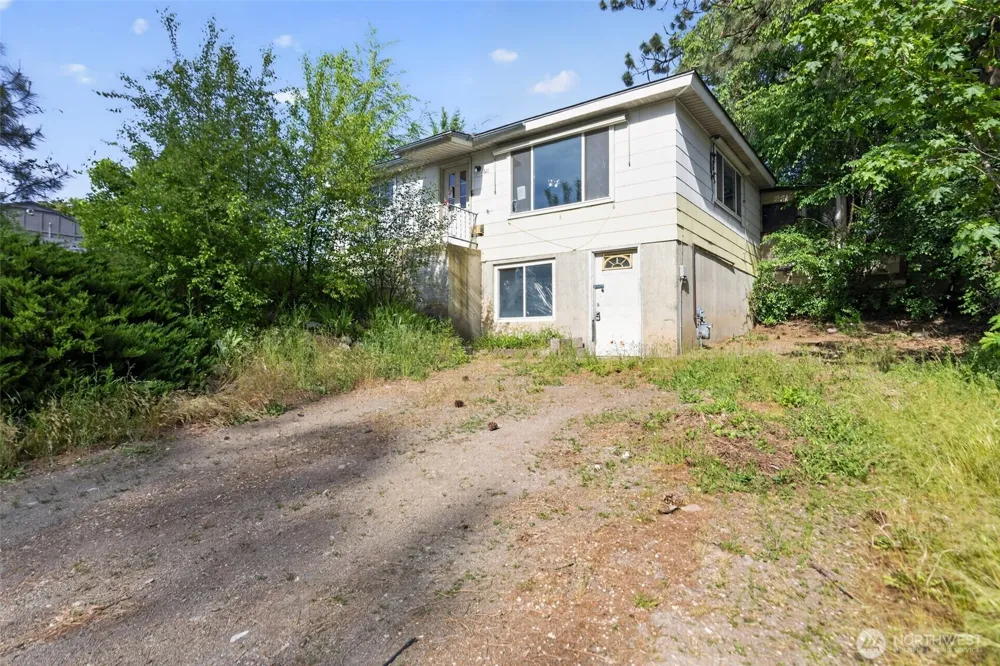 611 S Farr Rd Spokane, WA 99206