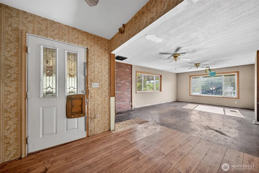 611 S Farr Rd Spokane, WA 99206