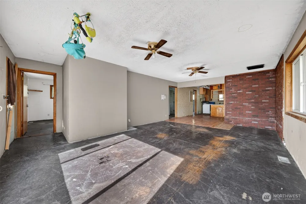 611 S Farr Rd Spokane, WA 99206