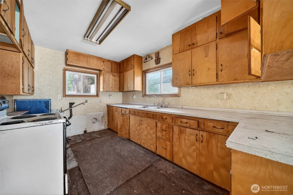 611 S Farr Rd Spokane, WA 99206