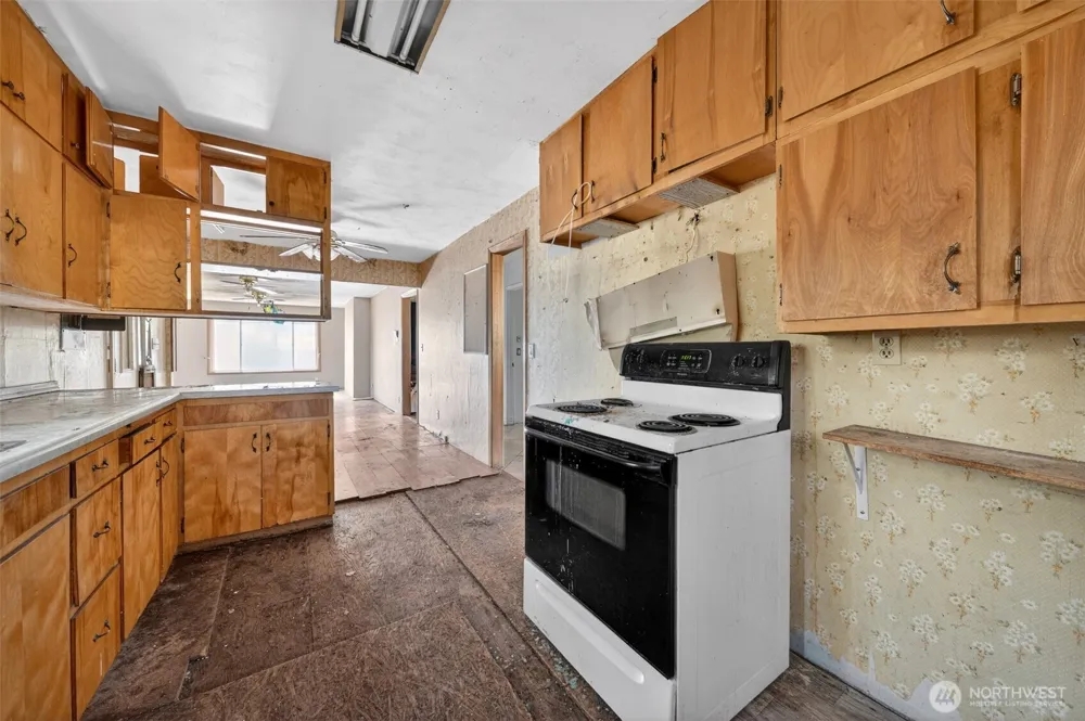 611 S Farr Rd Spokane, WA 99206