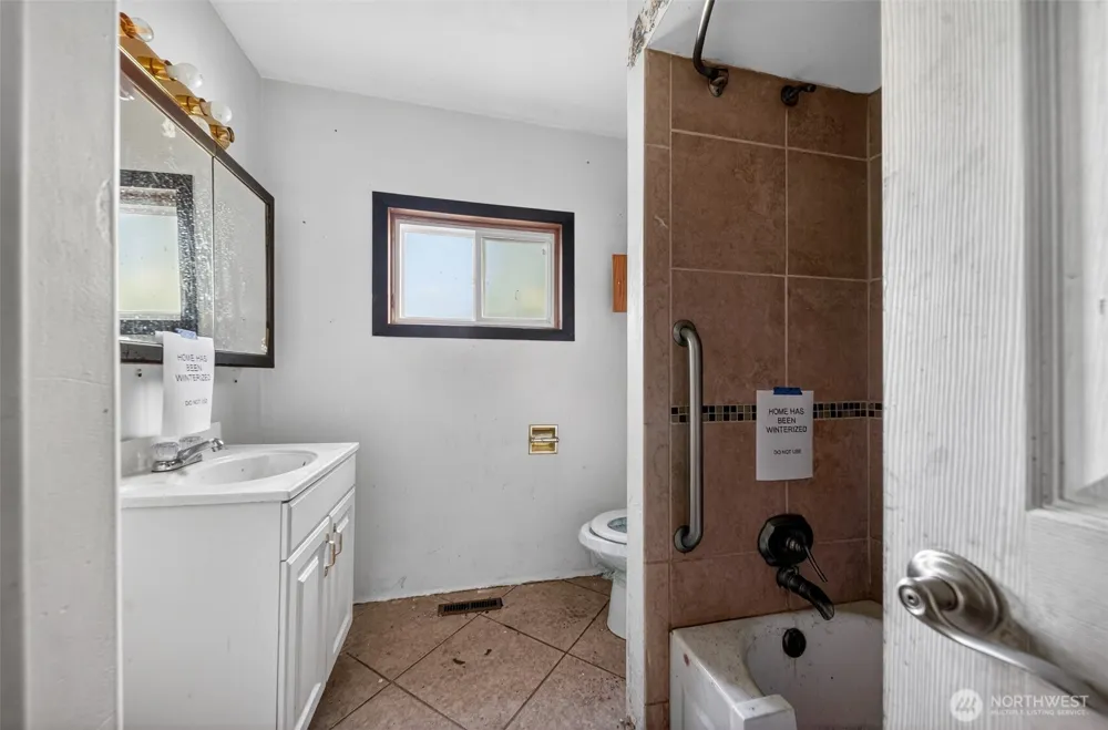 611 S Farr Rd Spokane, WA 99206
