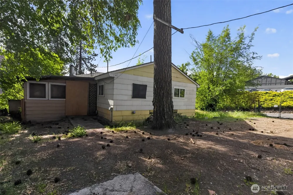 611 S Farr Rd Spokane, WA 99206