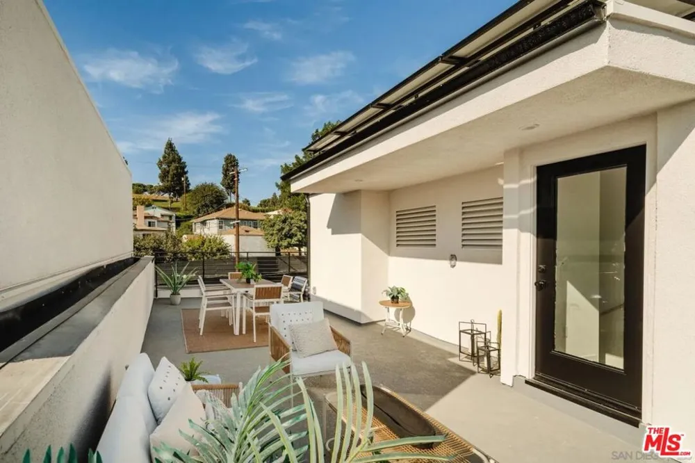3863 Riley Lane Los Angeles, CA 90065
