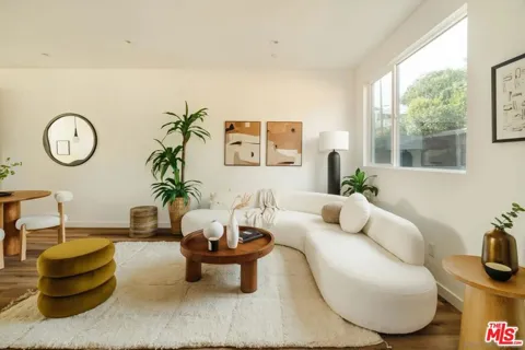 3863 Riley Lane