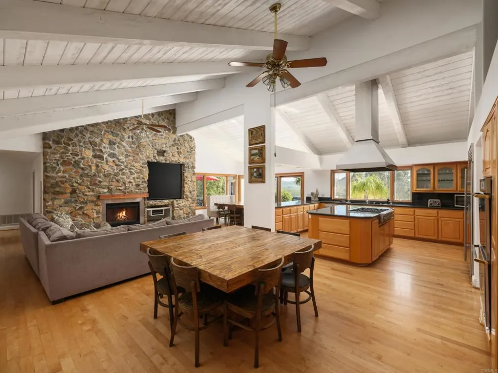 20780 Fortuna Del Norte Elfin Forest, CA 92029