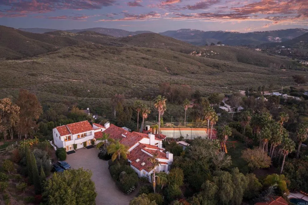 20780 Fortuna Del Norte Elfin Forest, CA 92029