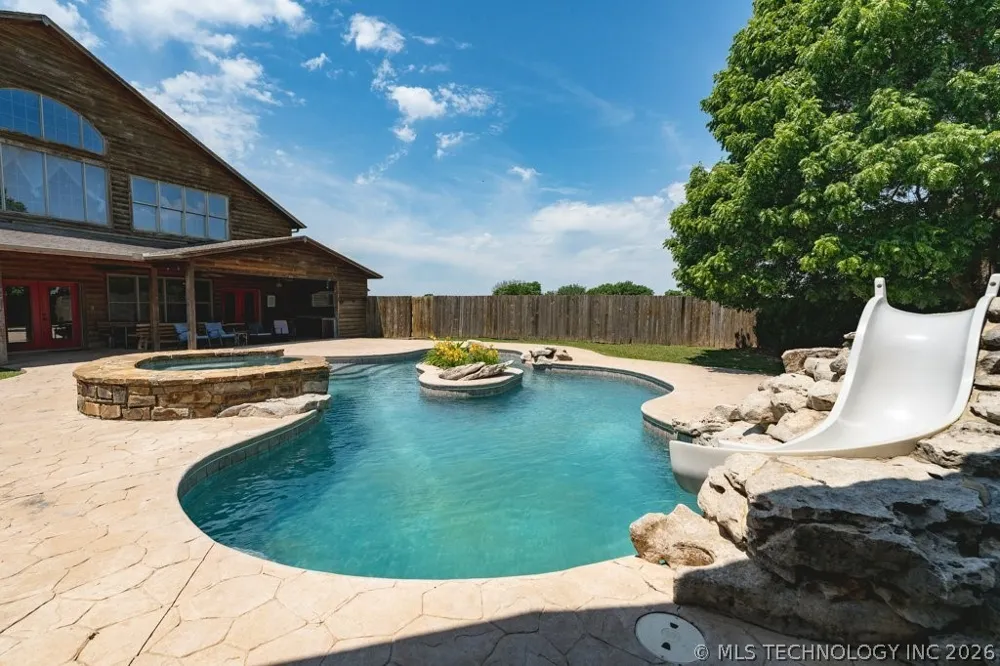 10034 E 233rd S Porum, OK 74455