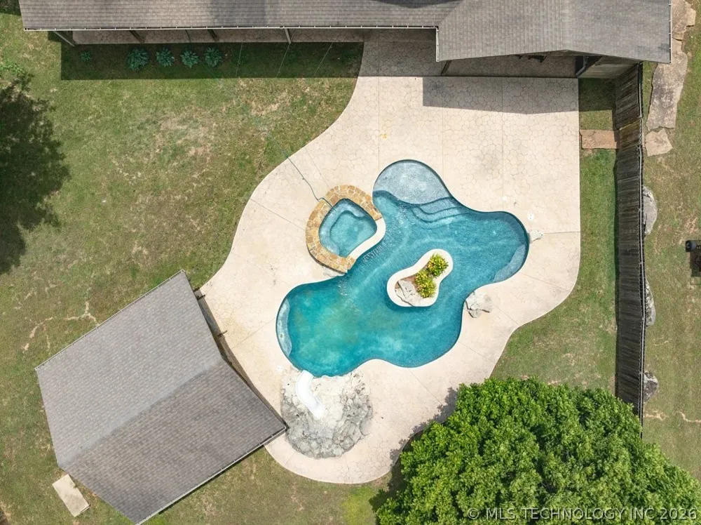 10034 E 233rd S Porum, OK 74455