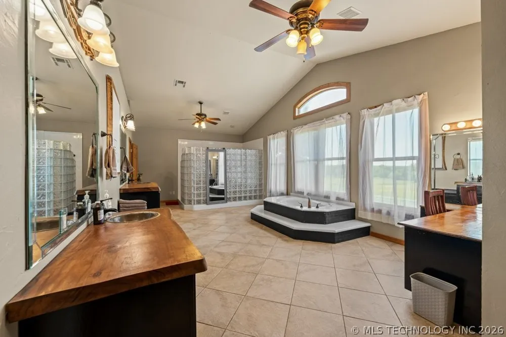 10034 E 233rd S Porum, OK 74455