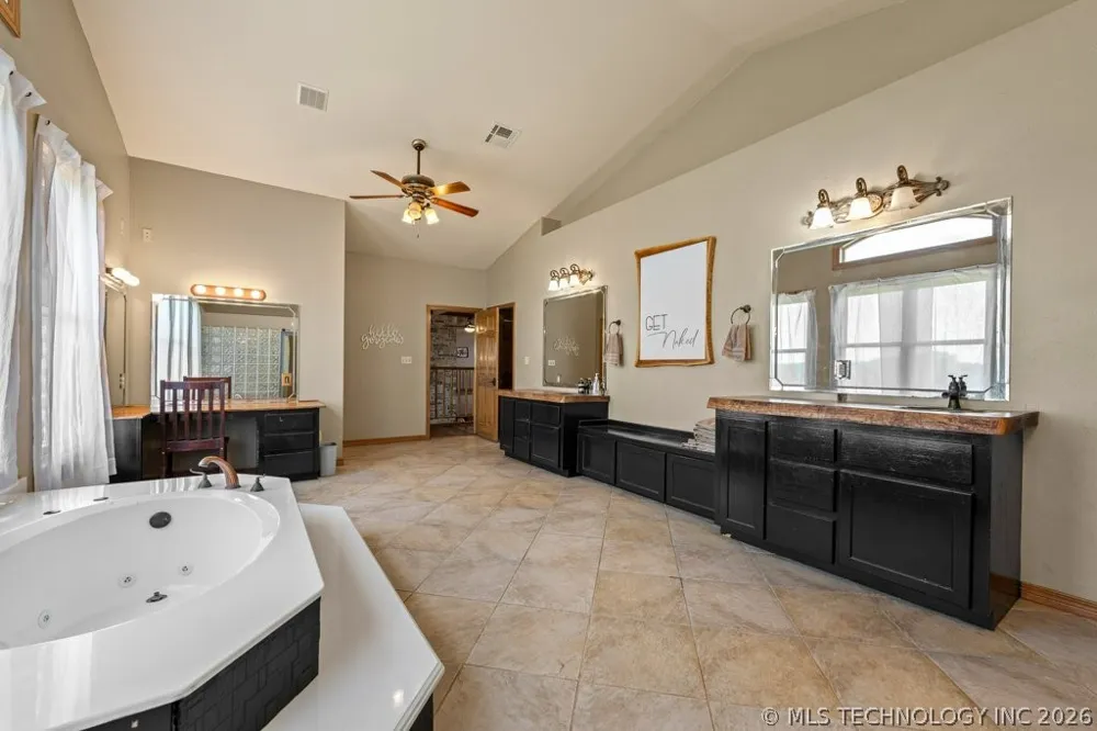 10034 E 233rd S Porum, OK 74455