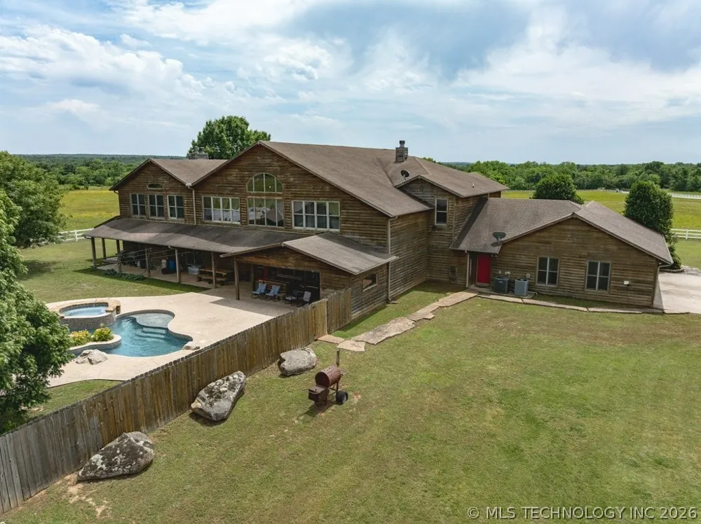 10034 E 233rd S Porum, OK 74455