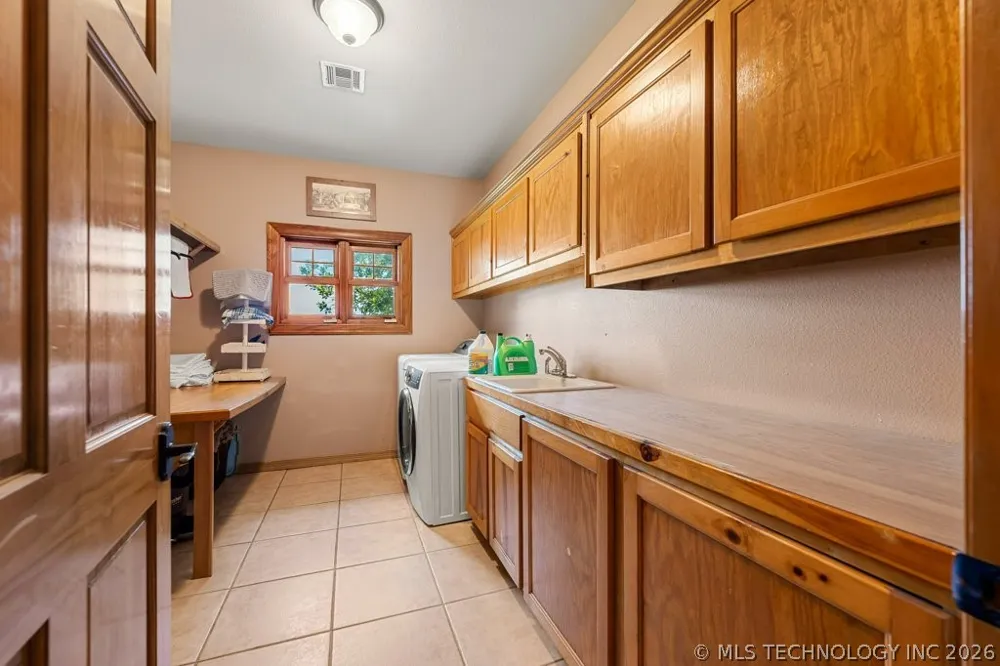 10034 E 233rd S Porum, OK 74455